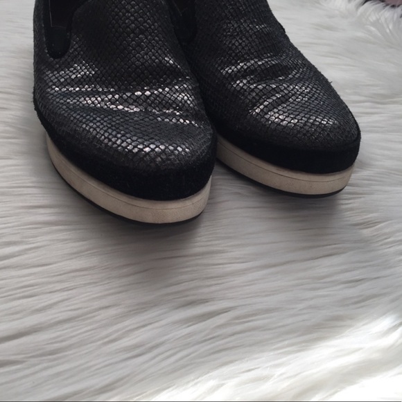 Donald J. Pliner Mickey Metallic Sneaker Loafer 11 - Picture 3 of 10